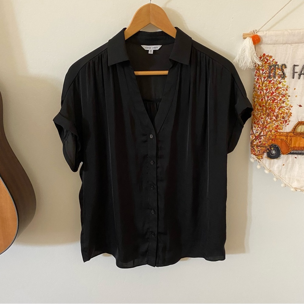 Naked Zebra Black Button-Down Short Sleeve Shirt